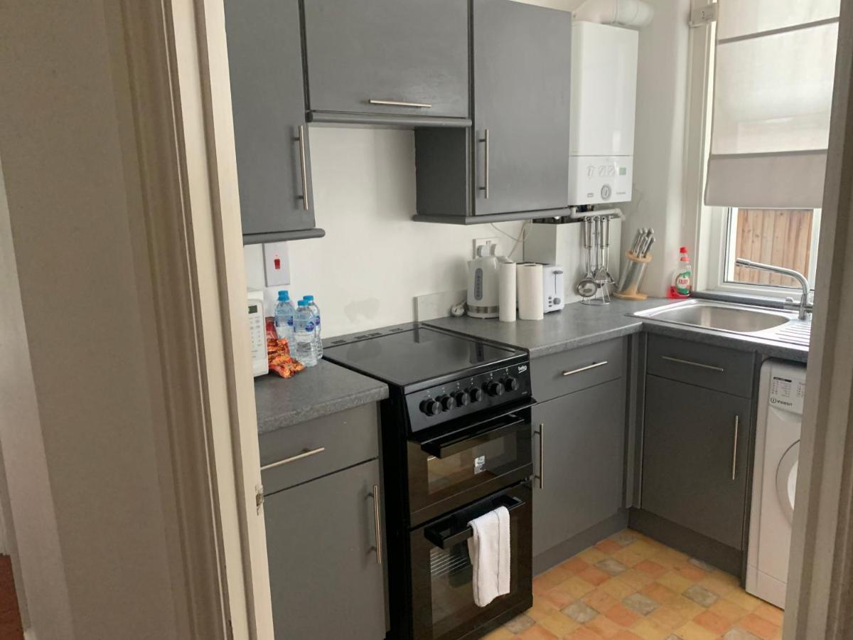 Unique 2 Bedroom Apartment In London/ Excel / Olympic City Close To Central Line Tube Station With Gated Parking Space Zewnętrze zdjęcie