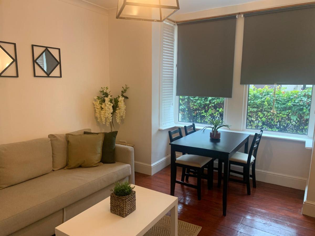 Unique 2 Bedroom Apartment In London/ Excel / Olympic City Close To Central Line Tube Station With Gated Parking Space Zewnętrze zdjęcie