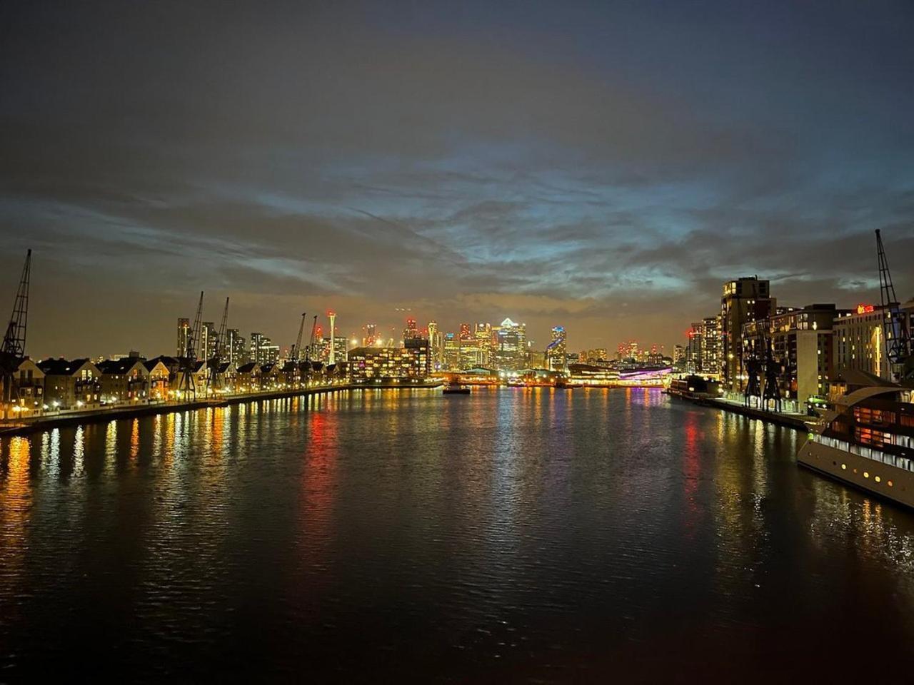 Unique 2 Bedroom Apartment In London/ Excel / Olympic City Close To Central Line Tube Station With Gated Parking Space Zewnętrze zdjęcie